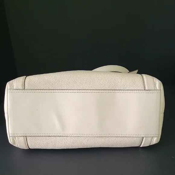 Michael Kors Buff Colored Arlo Bag Elegant Design - Picture 6 of 15